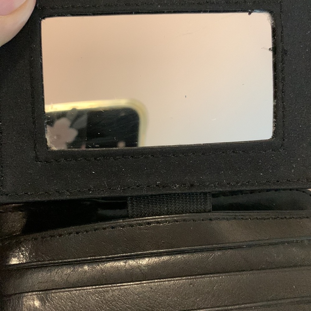Wilson Leather Black Leather Wallet - Picture 6 of 8